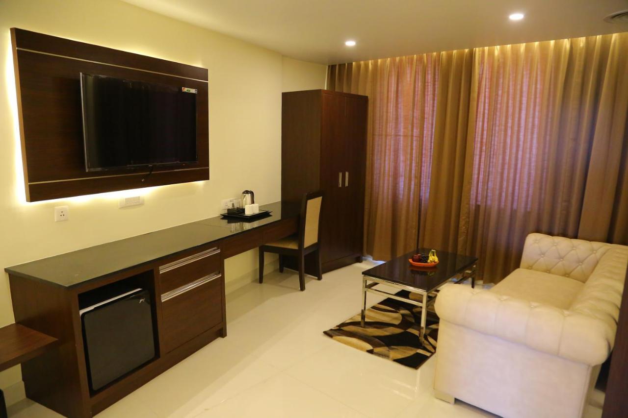 Hotel Vsr Grand Madanapalle Exterior foto