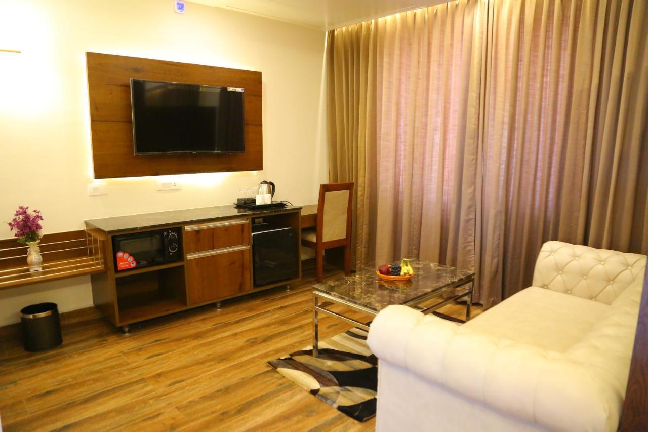 Hotel Vsr Grand Madanapalle Exterior foto